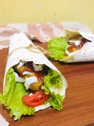 Wrap Sosis Garing & Sambal Matah – Cemilan Bali‑Style Seru