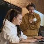 Cara Mengatasi Rasa Iri Melihat Pencapaian Teman Di Medsos